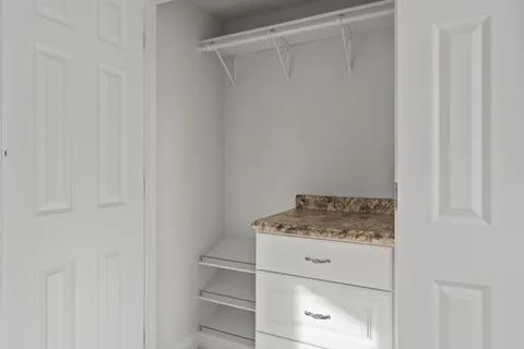 $649,900 | 132 Fontana Avenue, Fontana, WI 53125