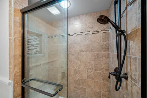 $649,900 | 132 Fontana Avenue, Fontana, WI 53125