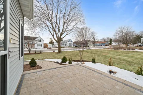 $649,900 | 132 Fontana Avenue, Fontana, WI 53125