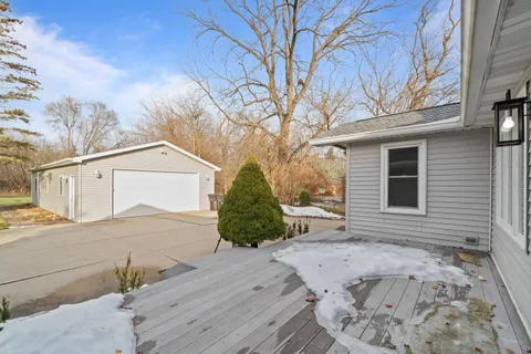 $649,900 | 132 Fontana Avenue, Fontana, WI 53125