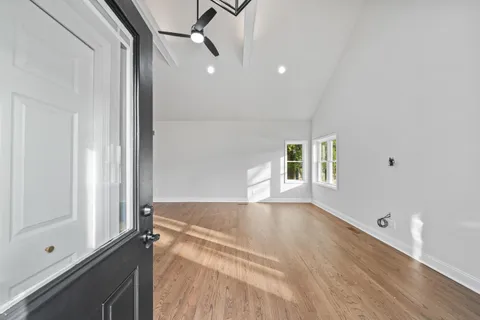 $649,900 | 132 Fontana Avenue, Fontana, WI 53125