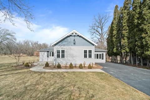 $649,900 | 132 Fontana Avenue, Fontana, WI 53125