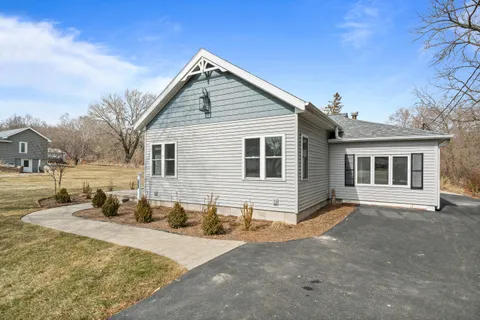 $649,900 | 132 Fontana Avenue, Fontana, WI 53125