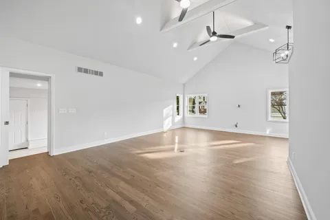 $649,900 | 132 Fontana Avenue, Fontana, WI 53125