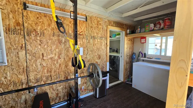 a view of entryway with a window