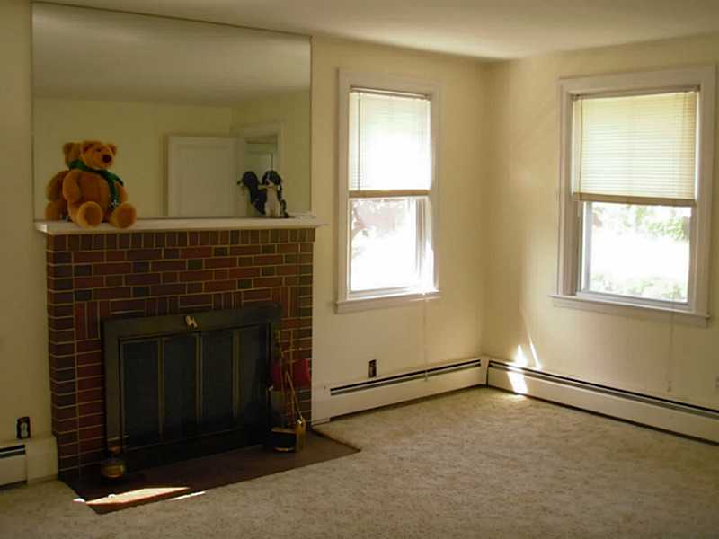 52 Intervale Road Cranston, RI 02910 - Photo 8 of 13 Living Room. Freshly painted interior.