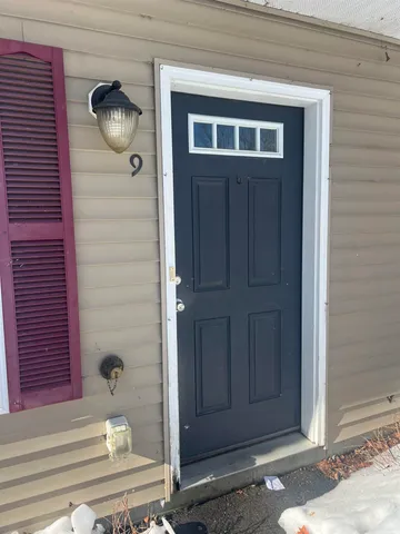 $2,700 | 9 Granite Street, Dover, NH 03820