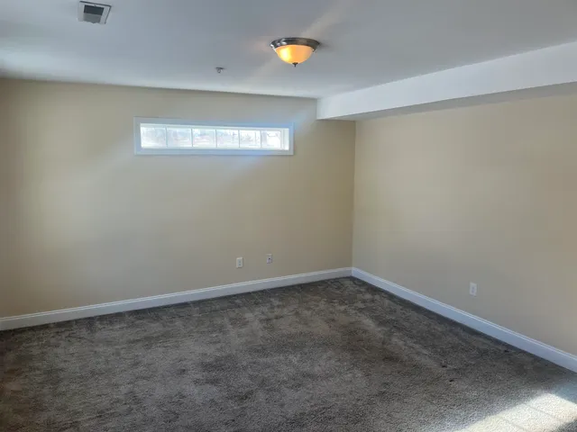 $2,700 | 9 Granite Street, Dover, NH 03820