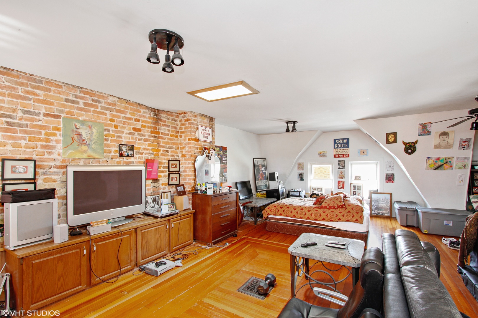 525 East 112th Street Chicago, IL 60628 - Photo 15 of 21 a bedroom with furniture