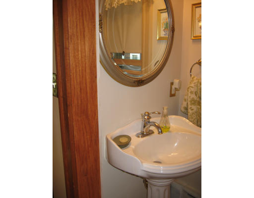 151 Bartlett Road Winthrop, MA 02152 - Photo 11 of 13 Gallery Image 11