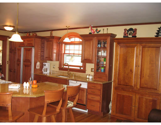 151 Bartlett Road Winthrop, MA 02152 - Photo 8 of 13 Gallery Image 8