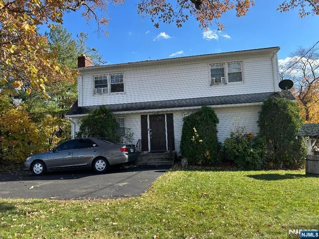 $1,995 | 1157 Goffle Road, Unit 2, Hawthorne, NJ 07506