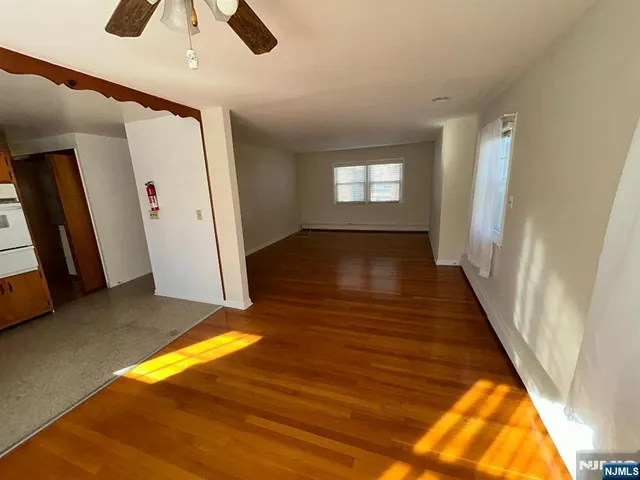 $1,995 | 1157 Goffle Road, Unit 2, Hawthorne, NJ 07506