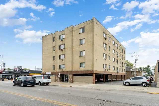 $157,500 | 7733 West Belmont Avenue, Unit 306, Elmwood Park, IL 60707