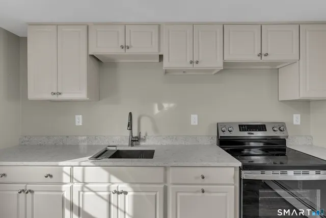 $2,700 | 59 Water Street, Guilford, CT 06437