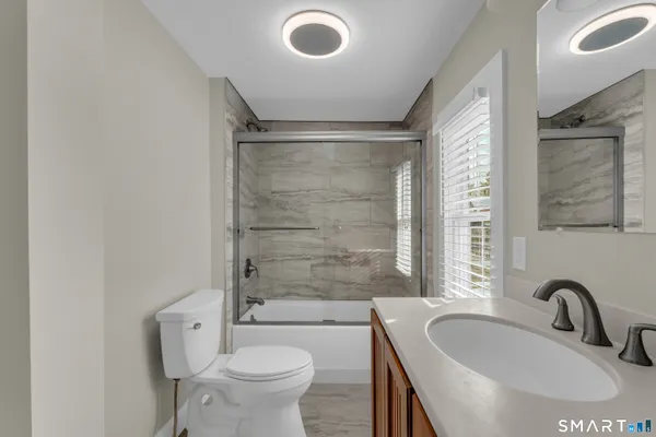 $2,600 | 59 Water Street, Guilford, CT 06437