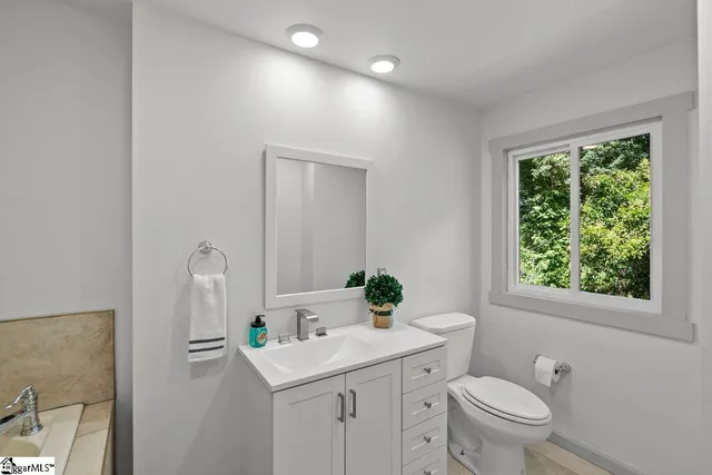 $685,000 | 2005 Poinsett Highway, Greenville, SC 29617