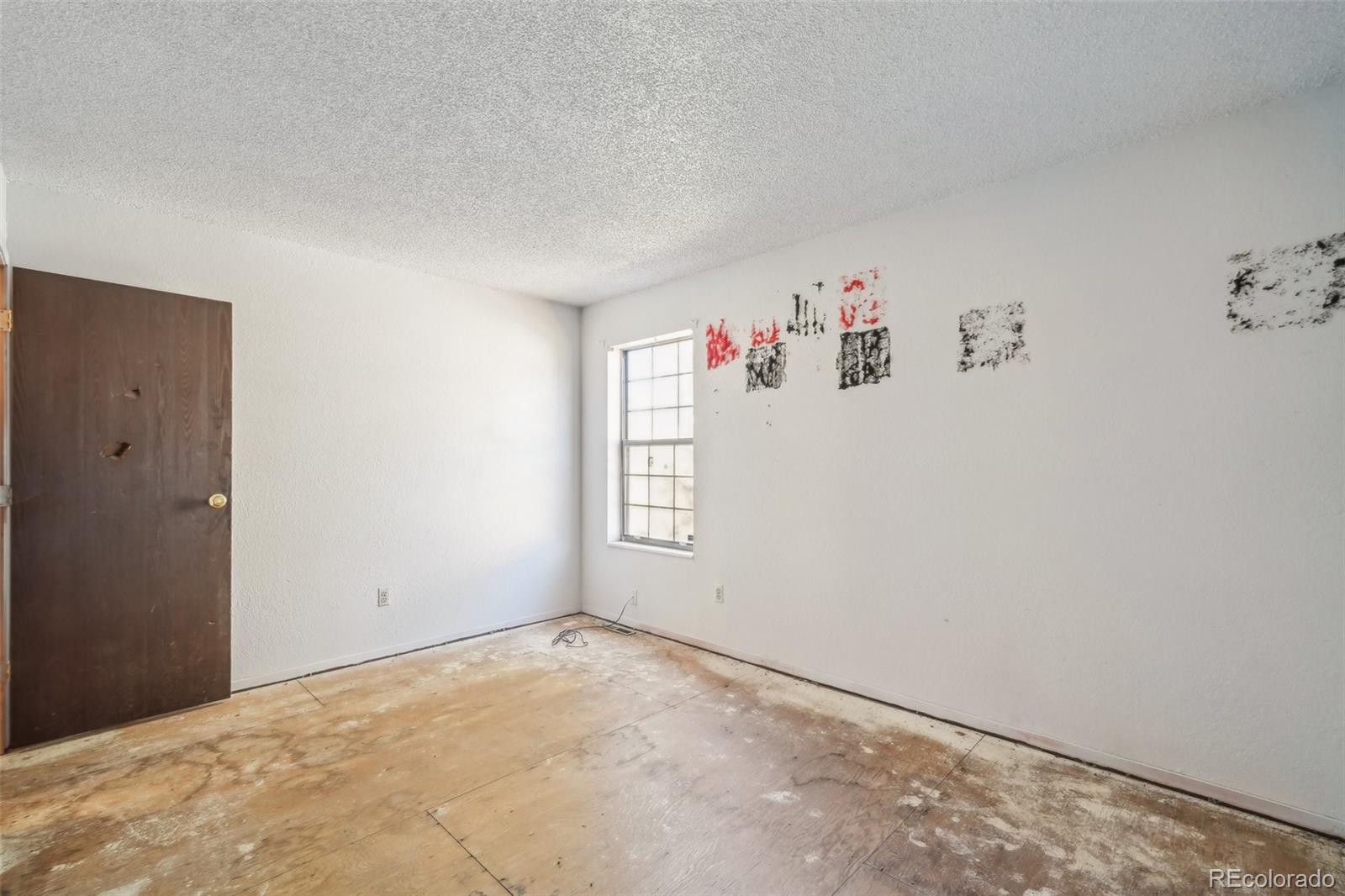 831 Sable Boulevard Aurora, CO 80011 - Photo 23 of 50 a view of room with window