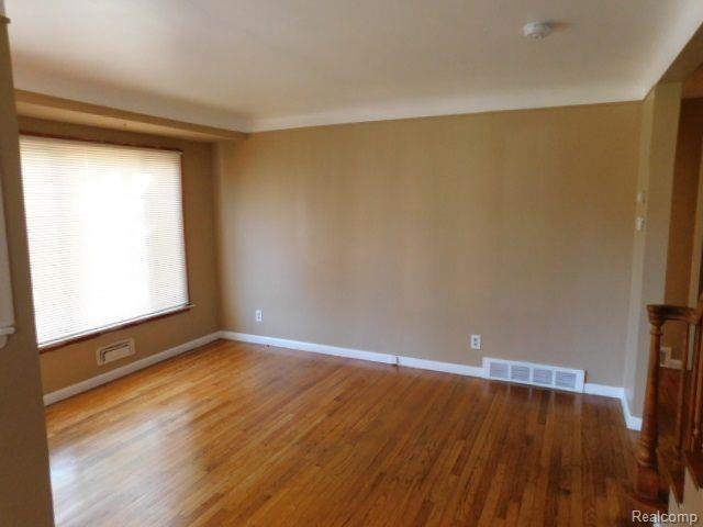 832 Shadowlawn Street Inkster, MI 48141 - Photo 3 of 12 Gallery Image 3