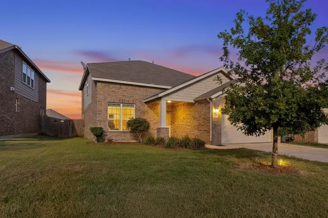 $325,000 | 5070 Royal Springs Drive, Forney, TX 75126