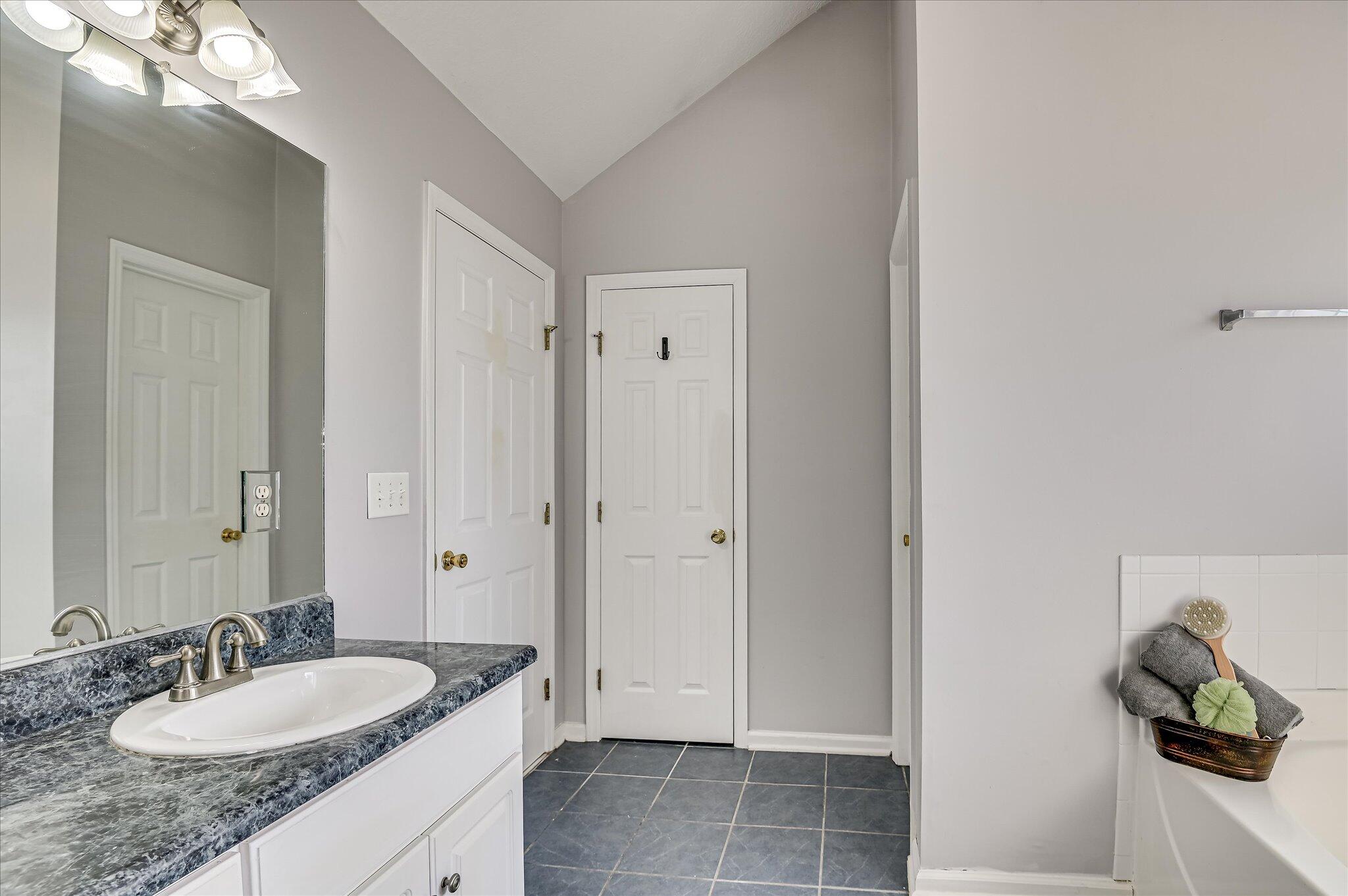 715 Cannock Loop Grovetown, GA 30813 - Photo 25 of 39 Primary Bath