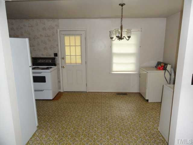 914 Sunny Lane Raleigh, NC 27603 - Photo 5 of 9 Dining area