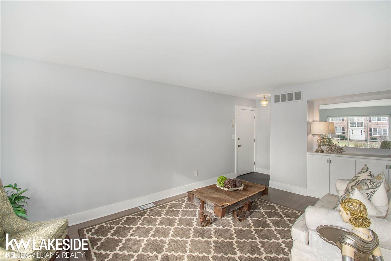 29612 Hoover Road Warren, MI 48093 - Photo 11 of 30 50029517-10.JPG