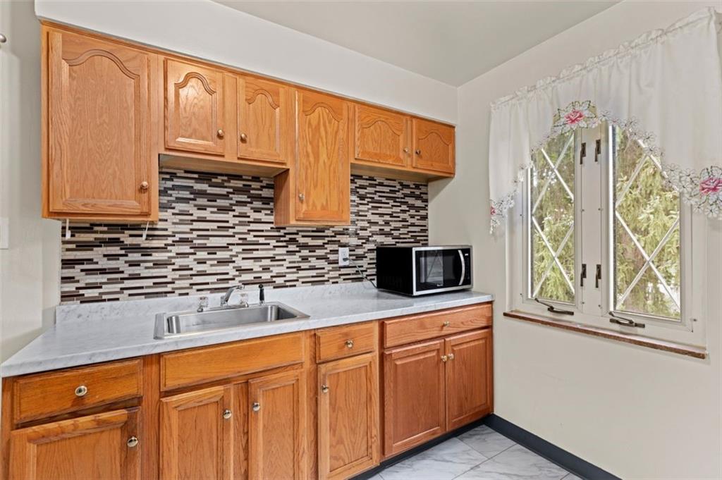 3576 Middleboro Road Pittsburgh, PA 15234 - Photo 14 of 21 Gallery Image 14