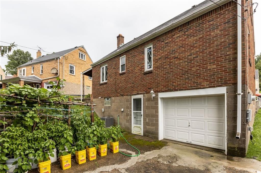 3576 Middleboro Road Pittsburgh, PA 15234 - Photo 4 of 21 Gallery Image 4