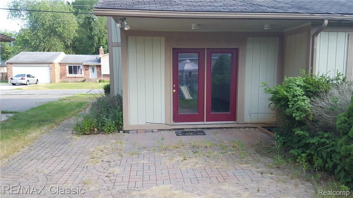1400 Nightingale Road Wixom, MI 48393 - Photo 28 of 30 20170614_192325.jpg
