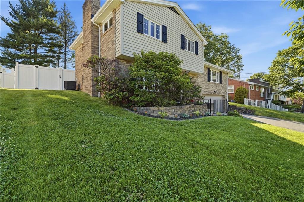77 Duncan Station Road McKeesport, PA 15135 - Photo 2 of 36