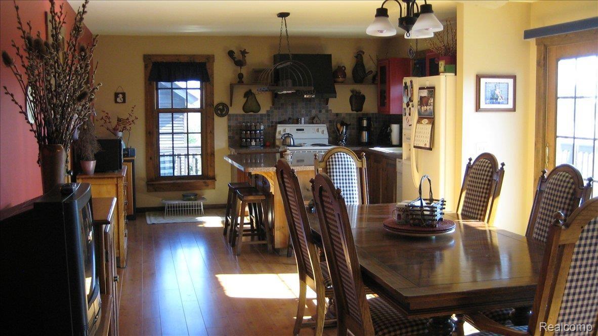 12420 Sharp Road Linden, MI 48451 - Photo 9 of 13 Dining kitchen
