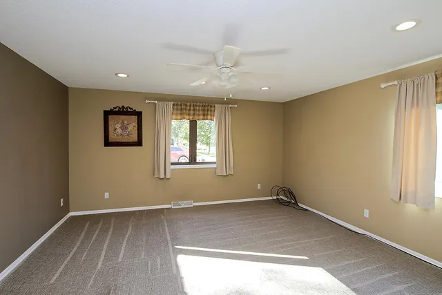 $799,000 | 660 Lakewood Dr S West, Hutchinson, MN 55350