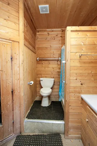 $799,000 | 660 Lakewood Dr S West, Hutchinson, MN 55350