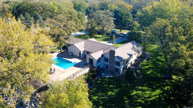 $799,000 | 660 Lakewood Dr S West, Hutchinson, MN 55350