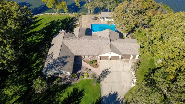 $799,000 | 660 Lakewood Dr S West, Hutchinson, MN 55350