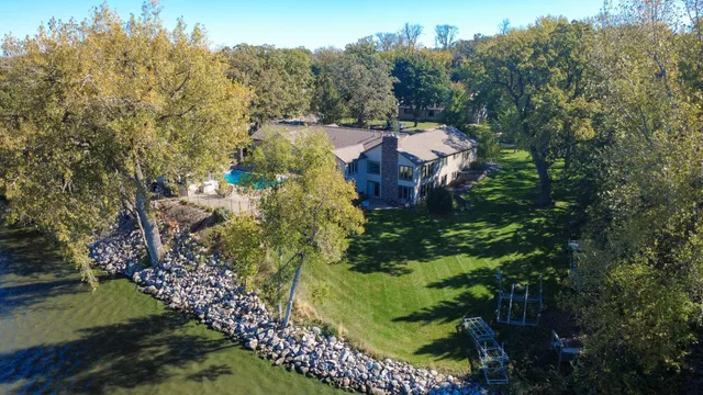 $799,000 | 660 Lakewood Dr S West, Hutchinson, MN 55350