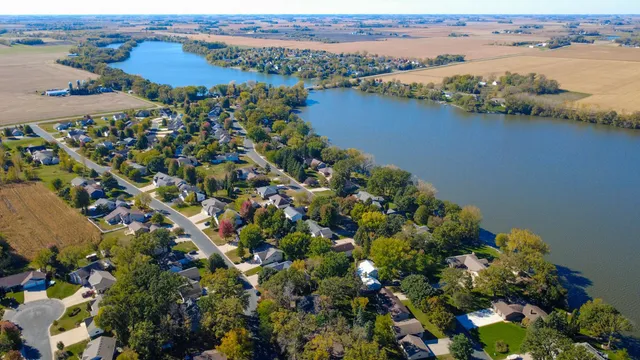 $799,000 | 660 Lakewood Dr S West, Hutchinson, MN 55350