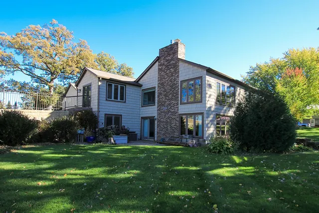 $799,000 | 660 Lakewood Dr S West, Hutchinson, MN 55350