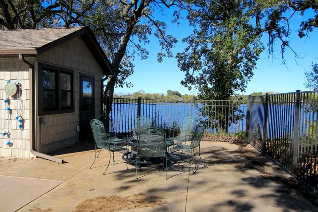 $799,000 | 660 Lakewood Dr S West, Hutchinson, MN 55350