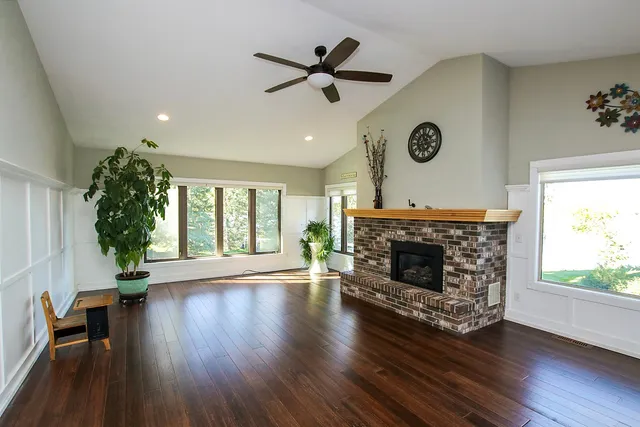 $799,000 | 660 Lakewood Dr S West, Hutchinson, MN 55350