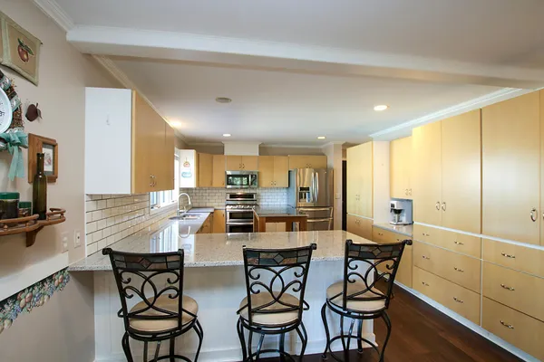 $750,000 | 660 Lakewood Dr S West, Hutchinson, MN 55350