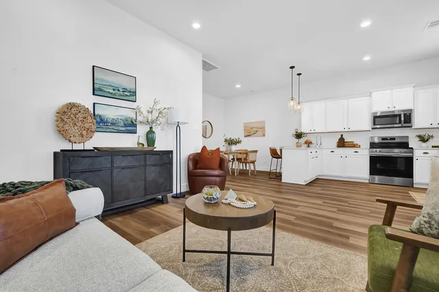 $1,950 | 38634 Spur 149 Road, Unit 72A, Magnolia, TX 77354