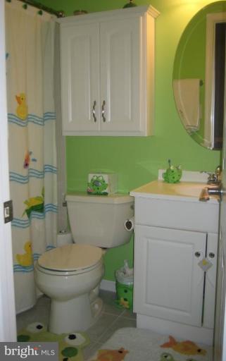 406 Little Quarry Road Gaithersburg, MD 20878 - Photo 17 of 30 Second Full Bath