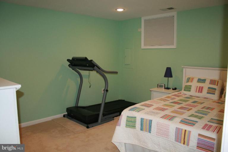 406 Little Quarry Road Gaithersburg, MD 20878 - Photo 21 of 30 Fourth Bedroom