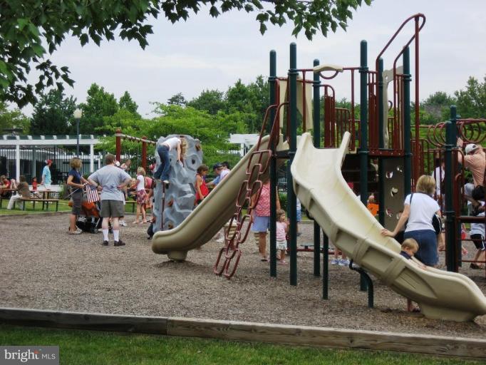 406 Little Quarry Road Gaithersburg, MD 20878 - Photo 27 of 30 Clubhouse Playground
