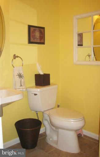 406 Little Quarry Road Gaithersburg, MD 20878 - Photo 8 of 30 Powder Room
