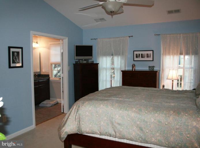 406 Little Quarry Road Gaithersburg, MD 20878 - Photo 10 of 30 Master Bedroom