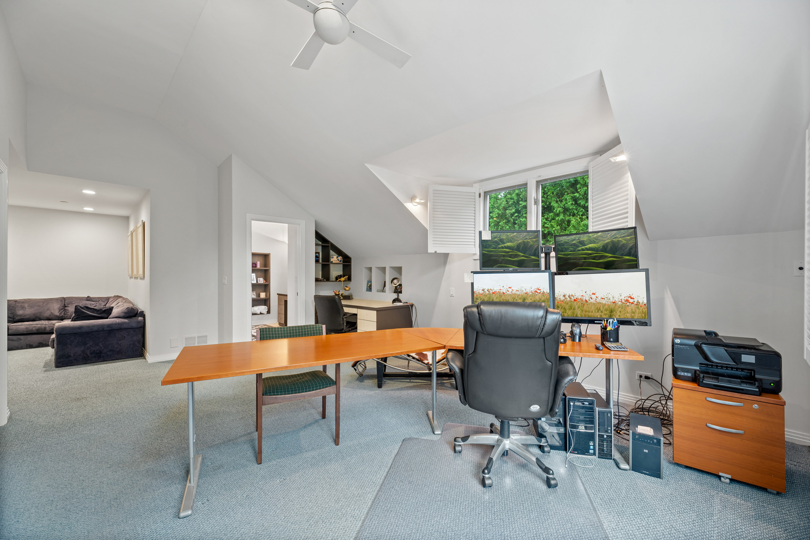 780 Bob-O-Link Road Highland Park, IL 60035 - Photo 22 of 50 a room with furniture and a window