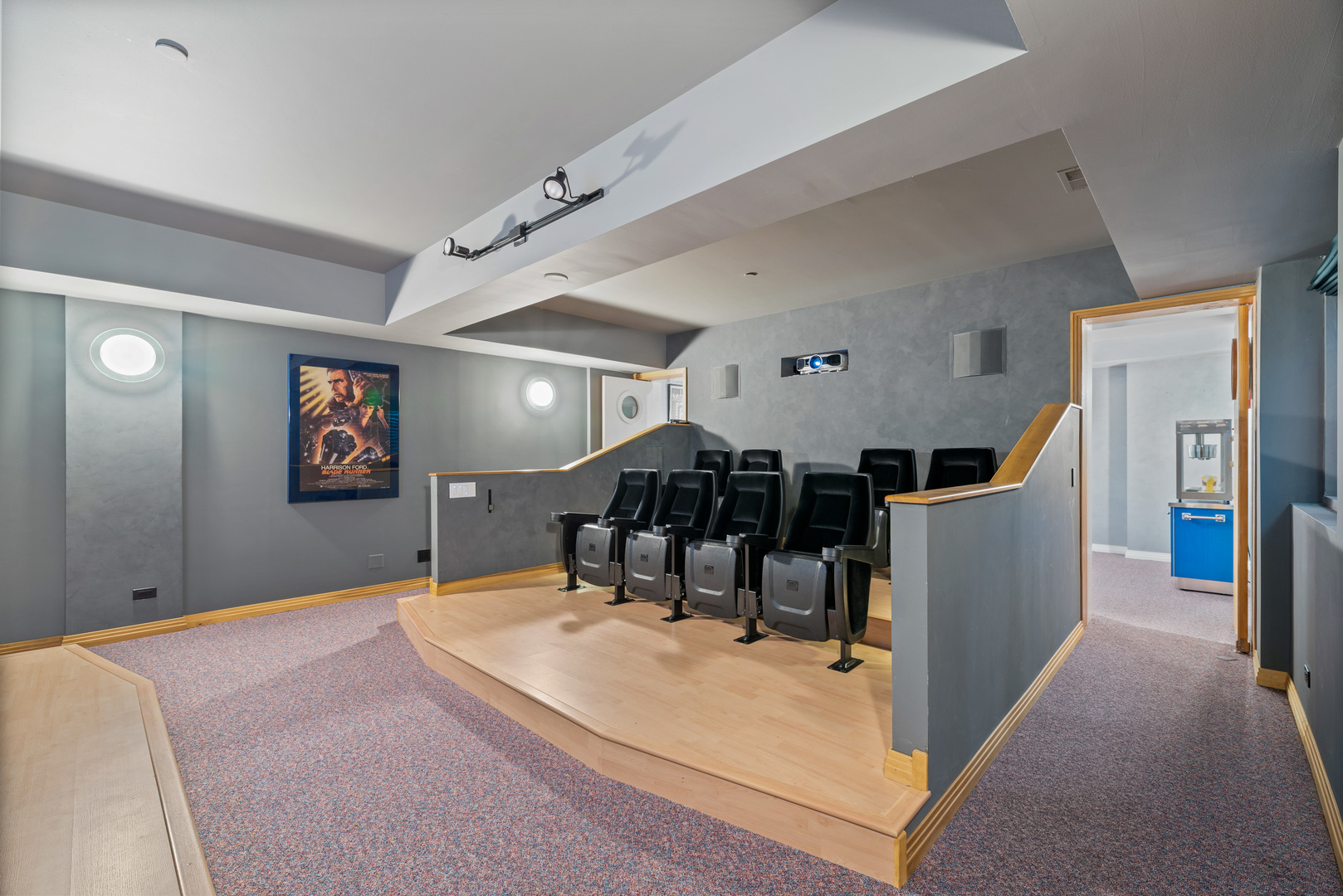 780 Bob-O-Link Road Highland Park, IL 60035 - Photo 31 of 50 a bed room with a bed and a large mirror